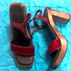 NINE WEST, SANDAL GENTLY WORN